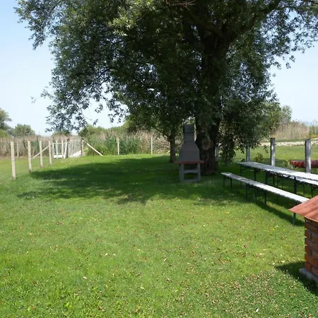 Holiday Homes In Balatonmariafuerdo/Balaton 19289 Σπίτι διακοπών Balatonmáriafürdő